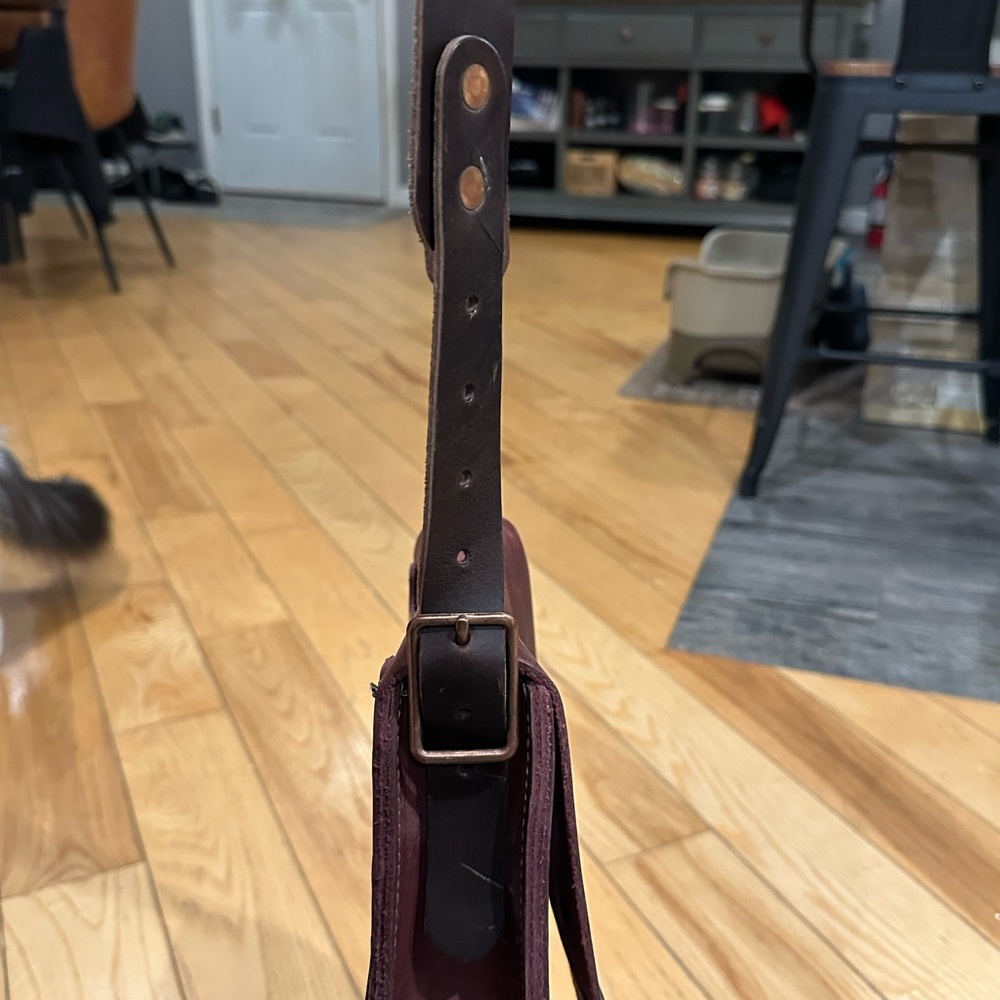 Bergamot+Amor The Craftsbury Common Burgundy Leather Saddle Bag - Picture 4 of 16